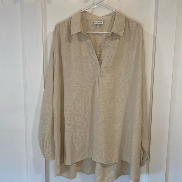 Wonderly Tops - WONDERLY creamy-neck flowy blouse